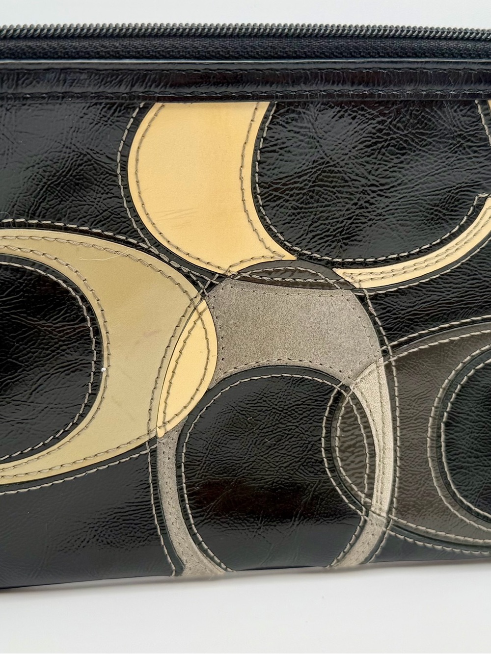 Vintage Coach Black Patent Wristlet with Cream and Grey Circles EUC